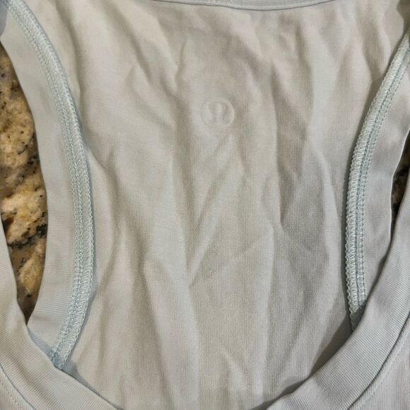 Lululemon tank top size 6 - Picture 7 of 7